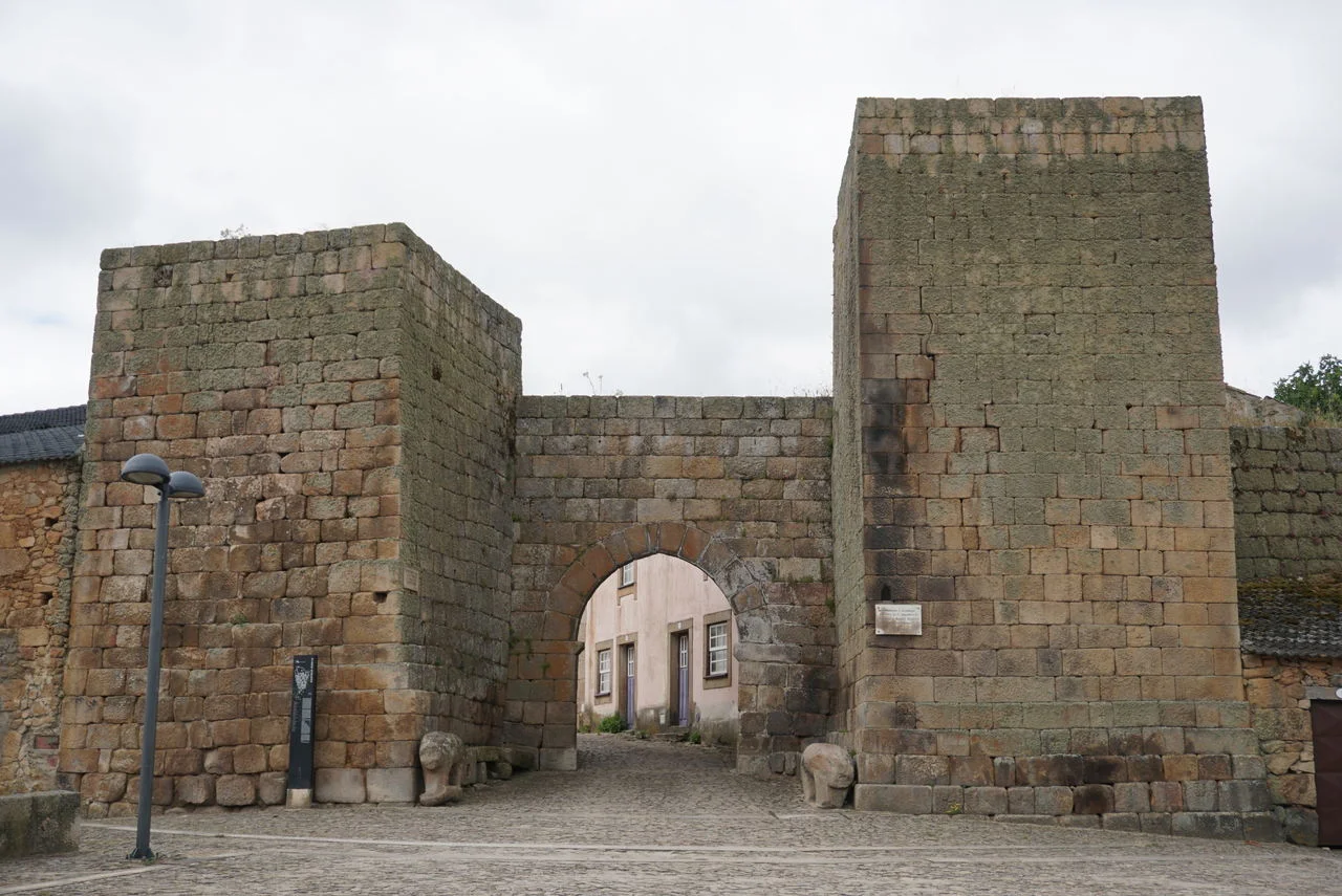 Ruínas do Castelo De Castelo Bom - Casa Sobreira da Silva